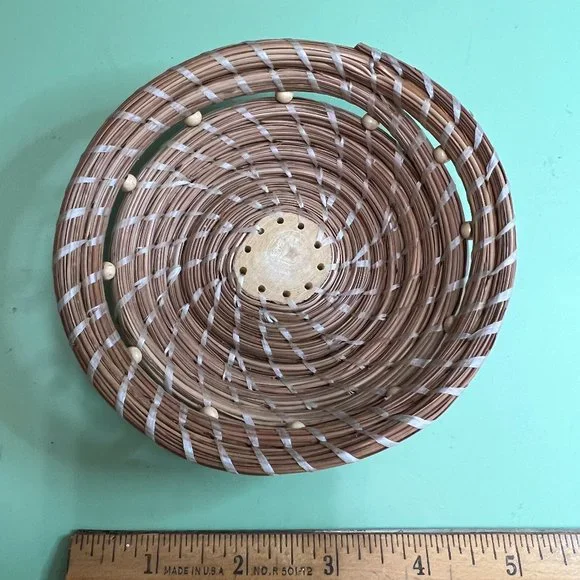 Pine Needle Round basket bowl - American Indian Made - Picture 1 of 5